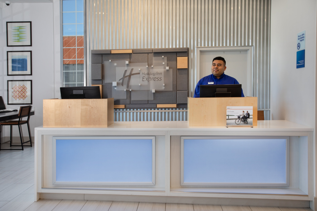 Holiday Inn Express Monterey - Cannery Row by IHG