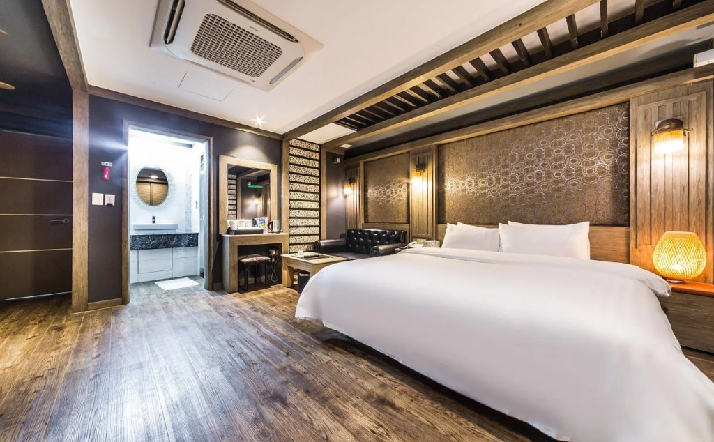 Kobos Hotel