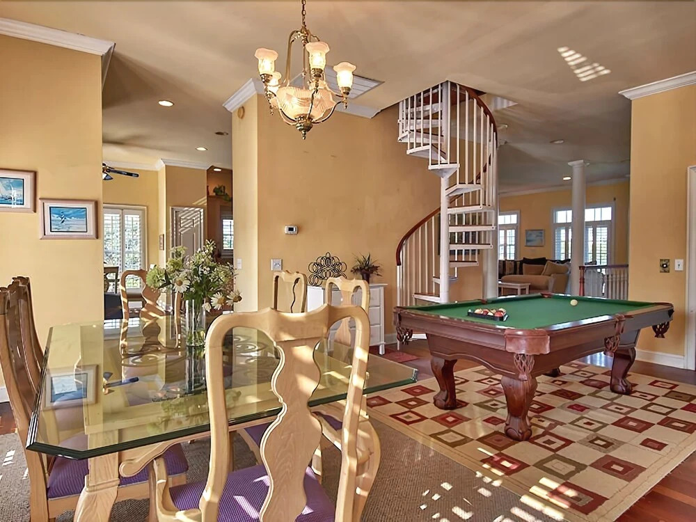 192 Sand and Sea 5 Br Home by RedAwning