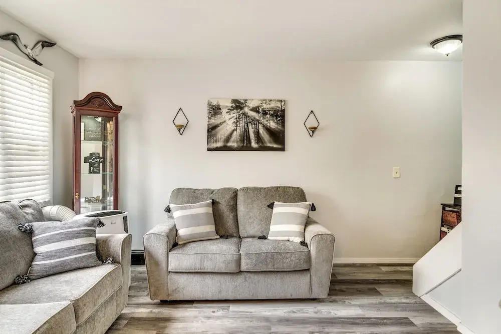 4 Mi to Dtwn Rochester: Charming Apt w/ Patio!