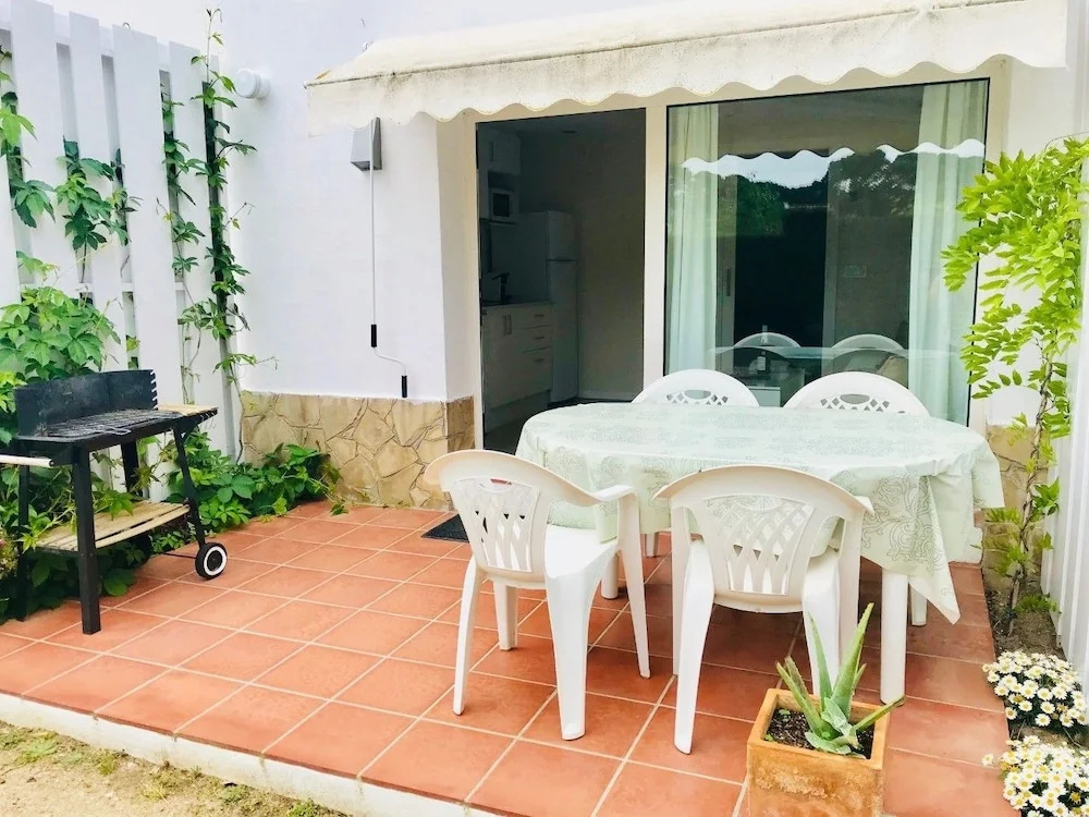 Studios Coll, Terrace & Pool