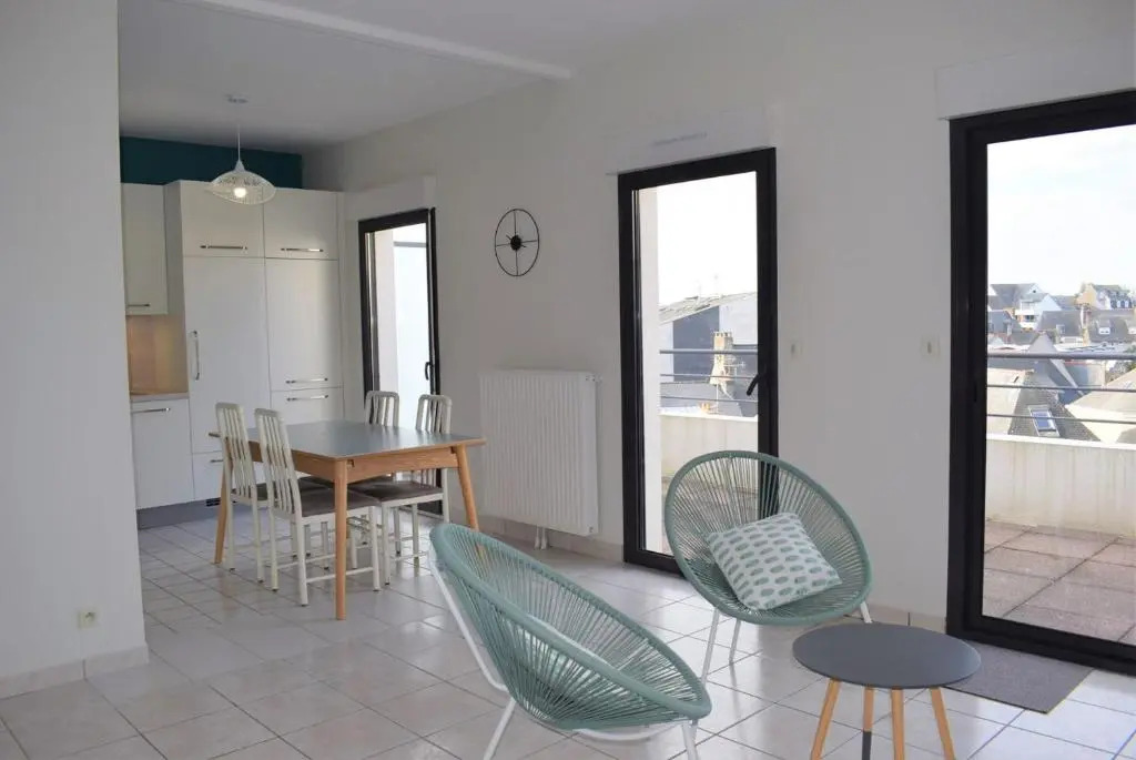 Bel appartement entièrement rénové 5 personnes au centre ville de PERROS-GUIREC - Ref 923