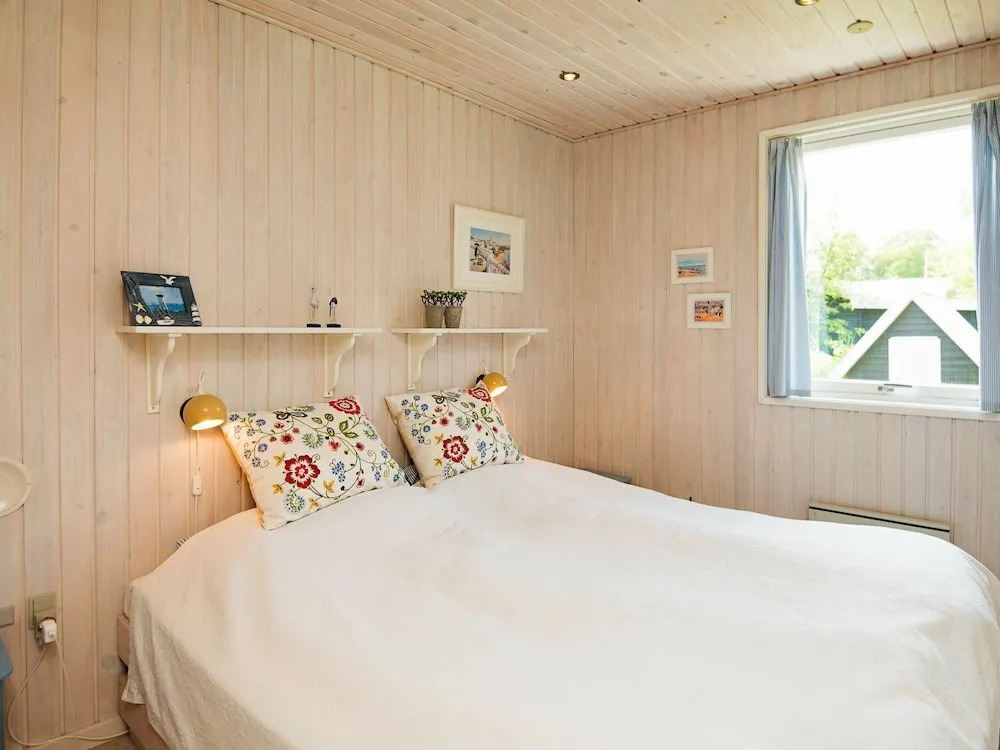 Serene Holiday Home in Grenå near Sea