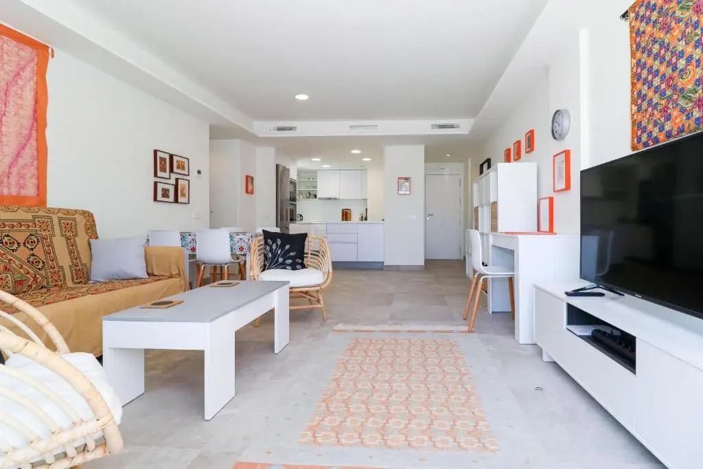 Newly Refurbished 2BED Apartment in Residence Infinity, Pool by Rafleys