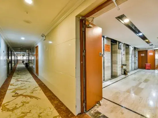 Huaqiao Hotel