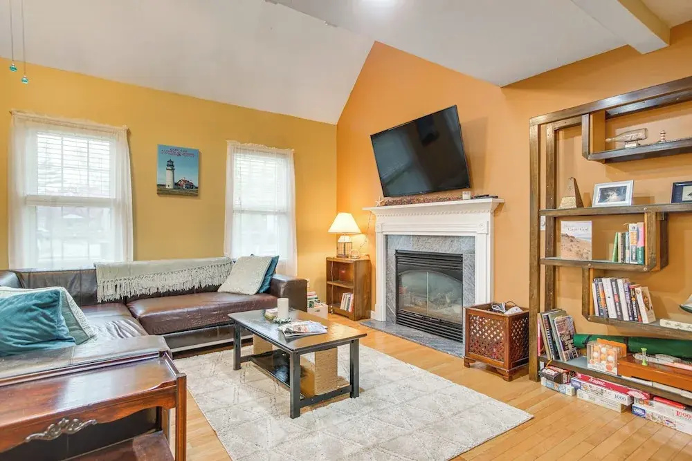 Beach & Lake Access: Group Getaway in Mashpee!