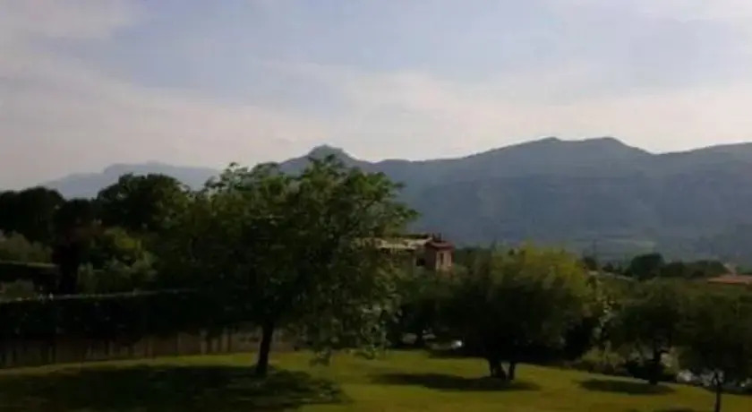 Appartamento In Villa Con Giardino