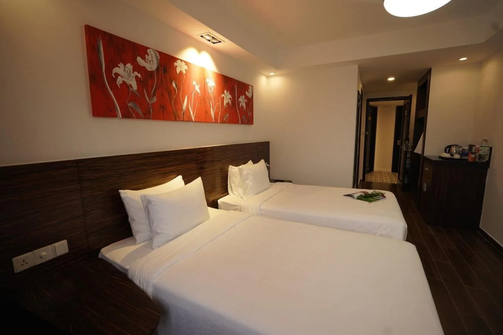 Sandals Lily Hotel