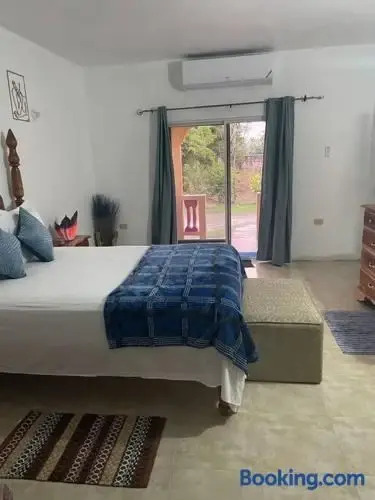GraceWay Studio Apt with A/C -3mins walk to beach