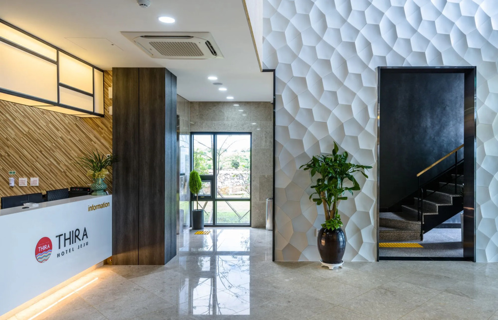 Thira Hotel
