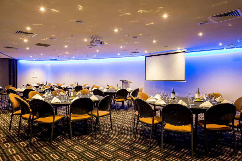 DoubleTree by Hilton Cairns