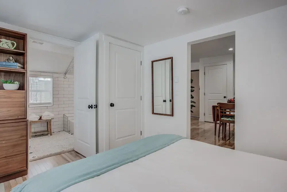 1BR Downtown Urbanitydining, Drink, Cafes & Escape