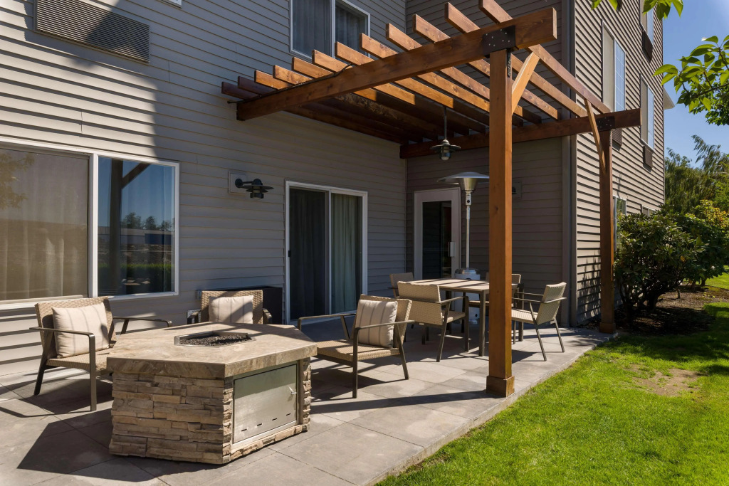 Country Inn & Suites by Radisson, Portland International Airport, OR