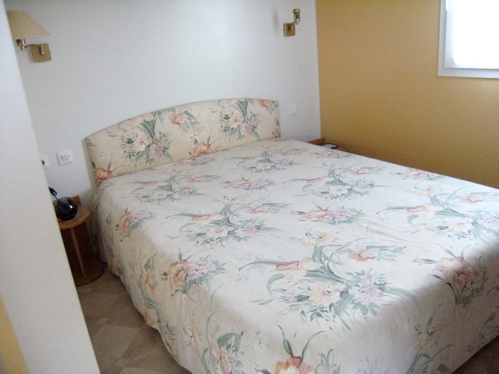 Property with 2 Bedrooms in la Garde-Freinet, with Wonderful Mountain View And Enclosed Garden - 12 Km From the Beach