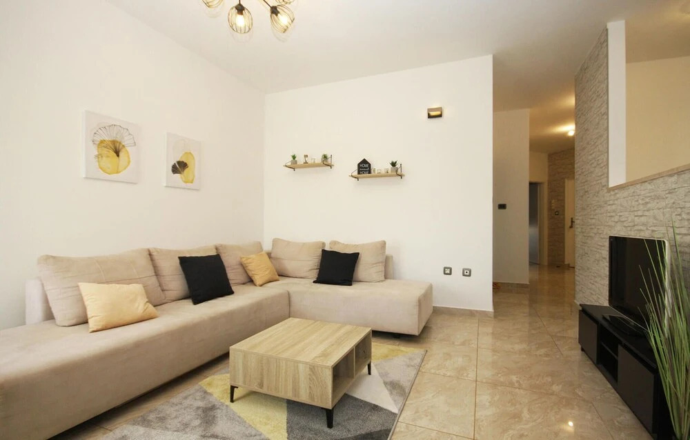 Awesome Apartment in Medulin With Wifi, 2 Bedrooms and Outdoor Swimming Pool