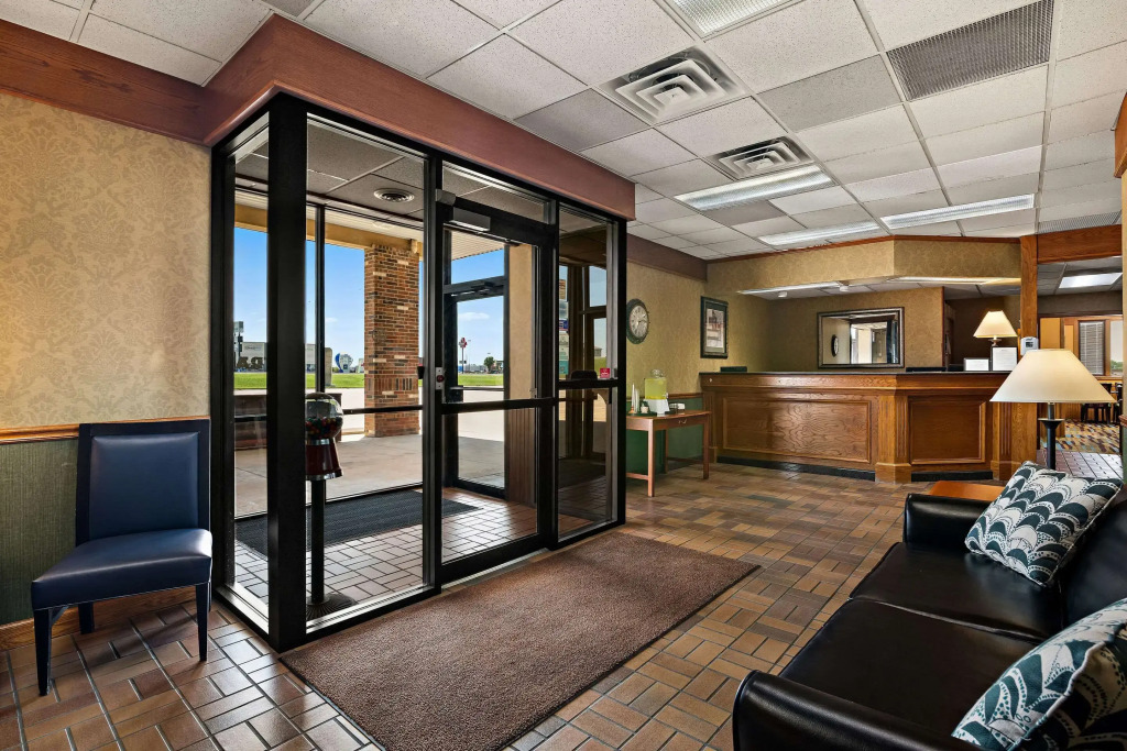 Rodeway Inn McPherson East