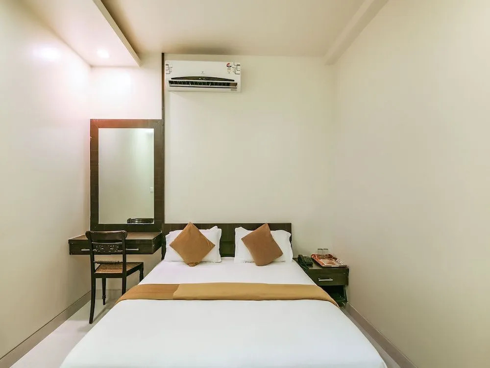 OYO 15349 Hotel Ira Executive