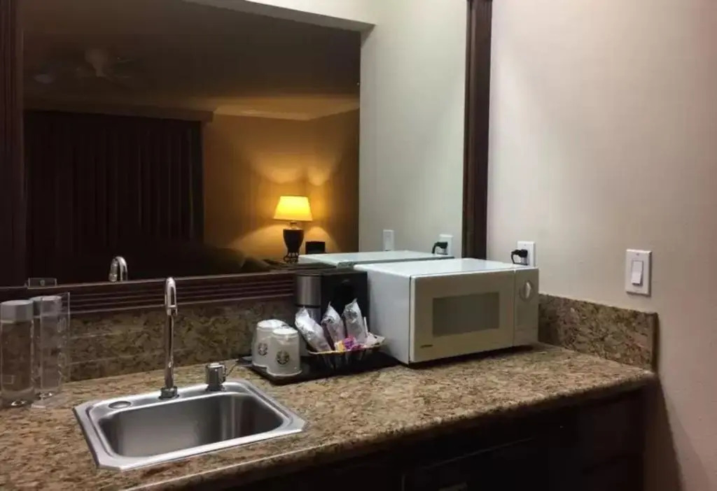 Coast Burbank Hotel