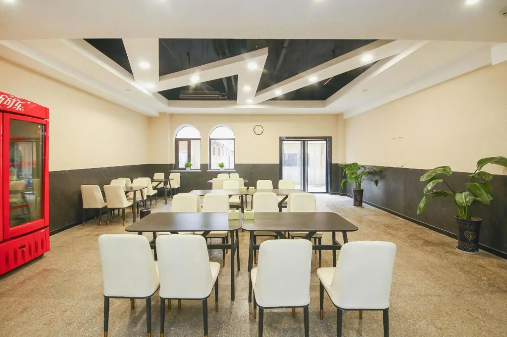 Hejin m Hotel