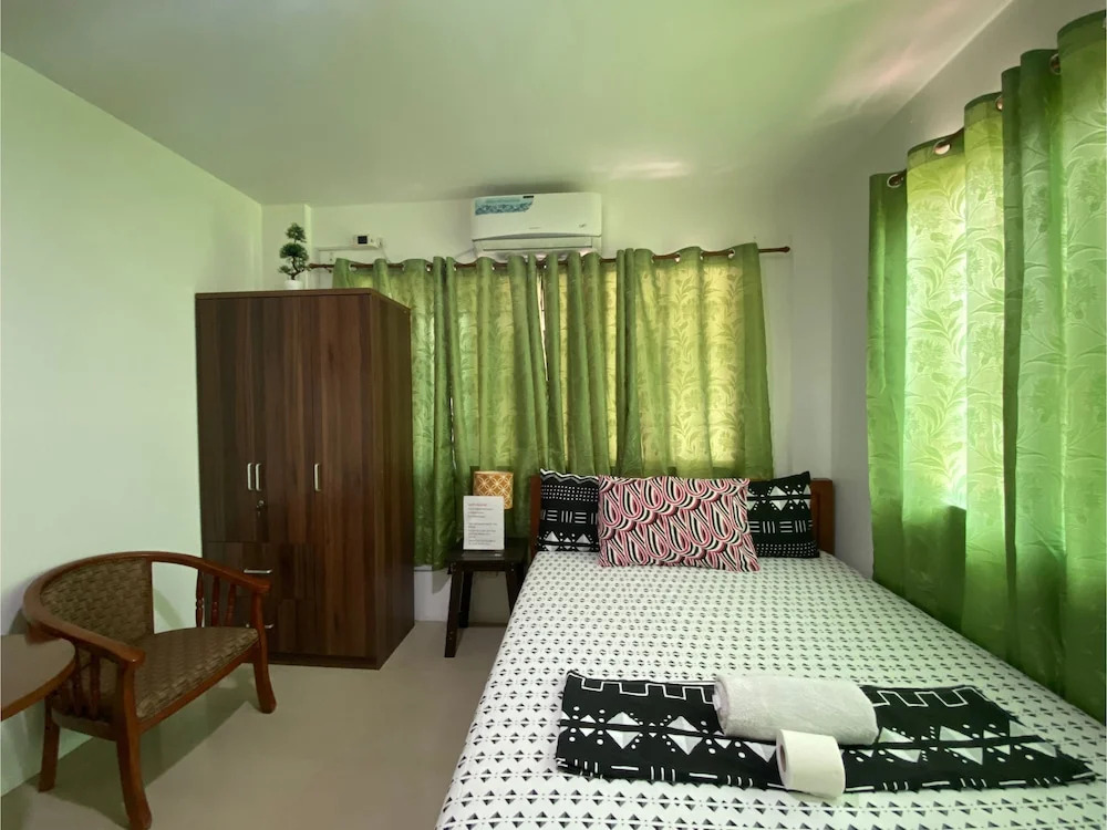 OYO 693 Titan Residence Mactan