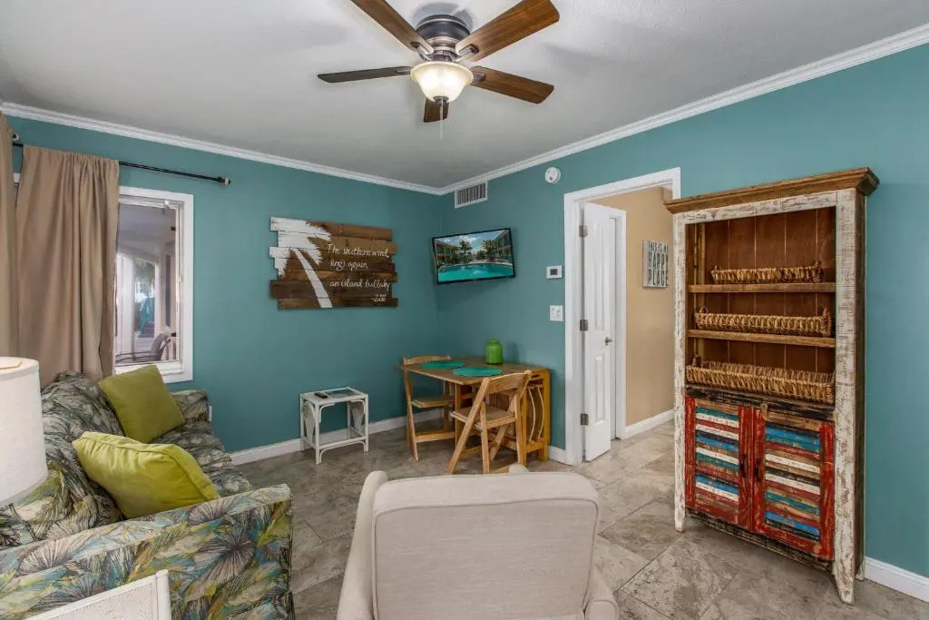 Five Palms Suite 106 - Daily - Weekly - Monthly