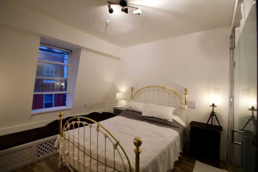 Queen Nest Hotel