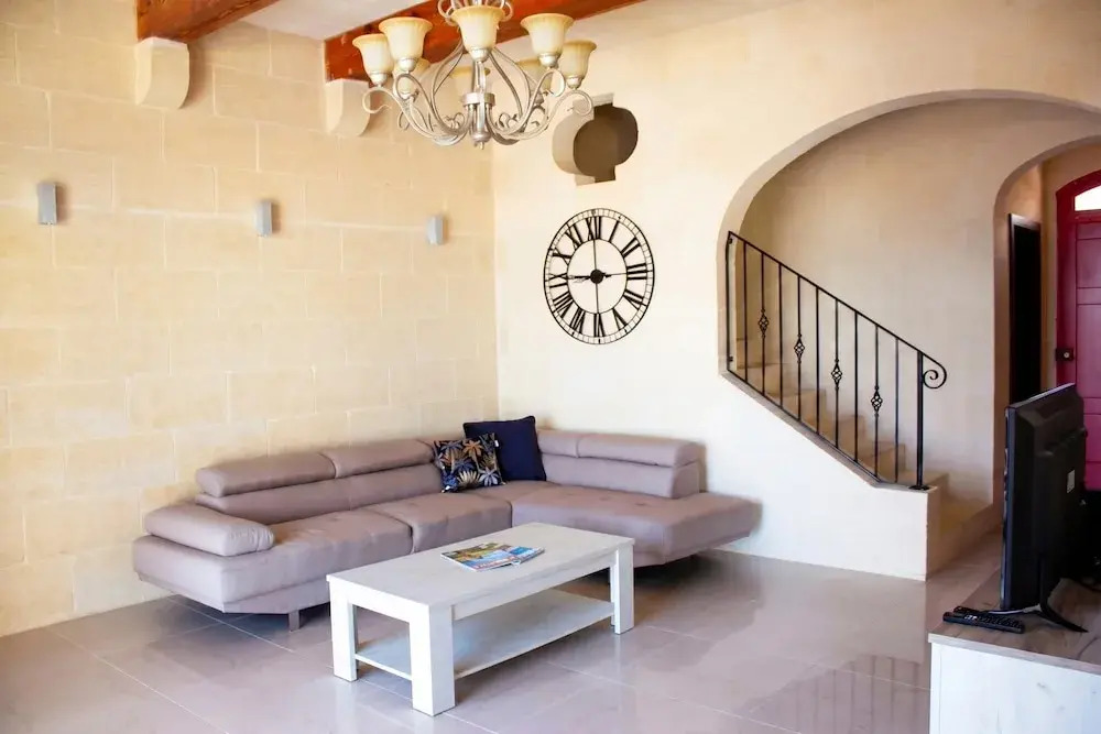 Kenn Gozitan Villa and Pool
