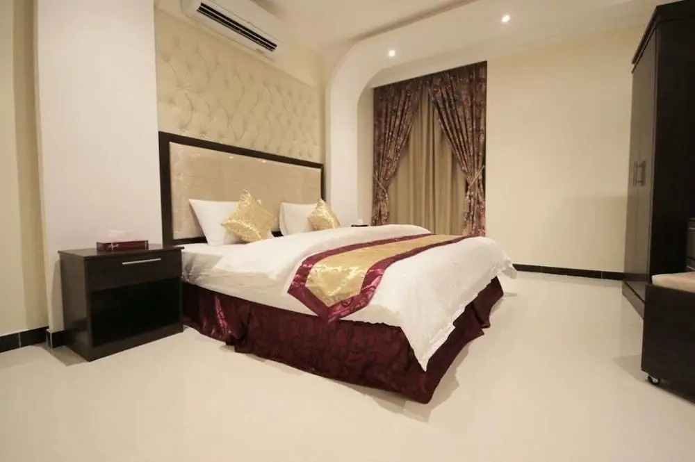 Tiran Island Suites