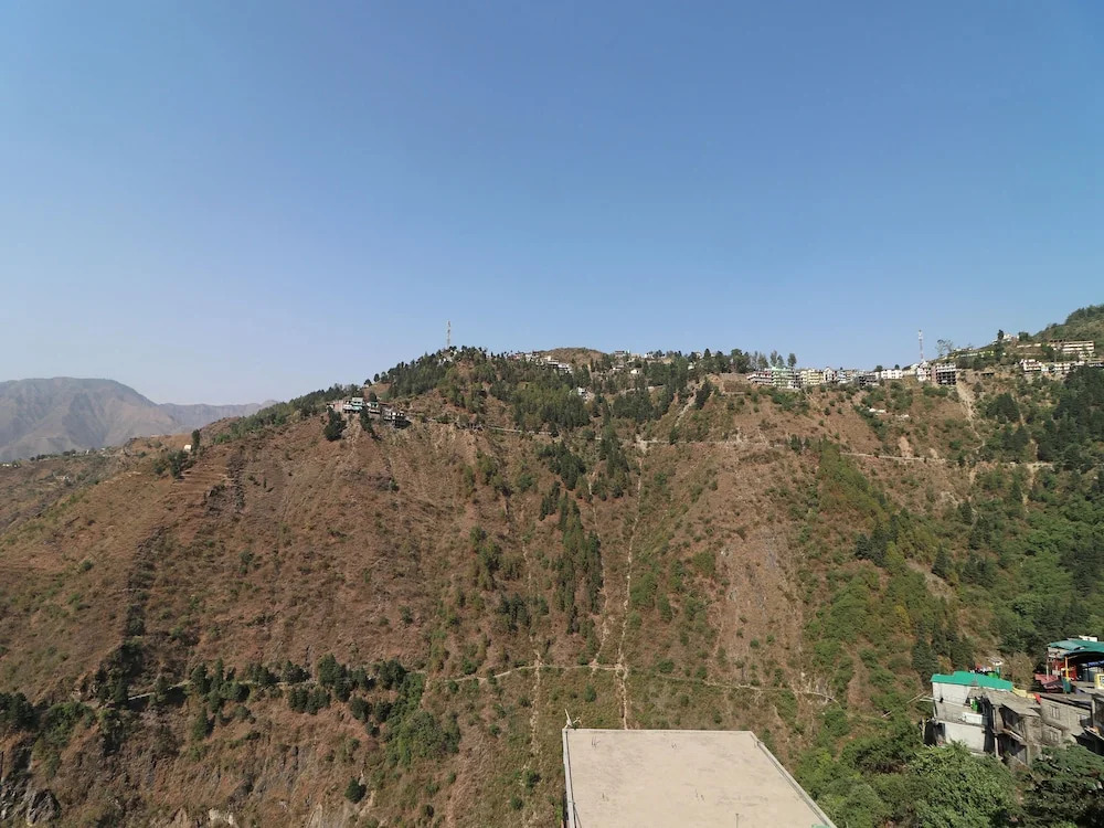 OYO 13922 Hill View 2BHK Kempty Fall