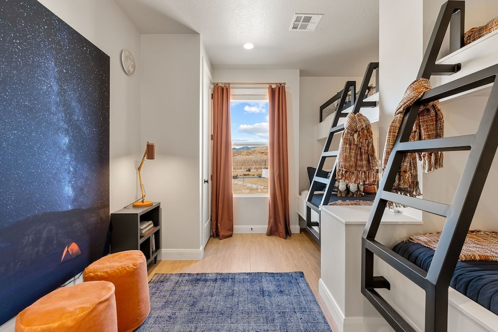 Isle Be Back 6 Bedroom Townhouse