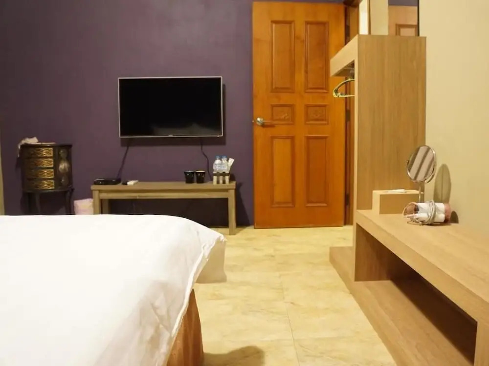 Green Bottle Guest House