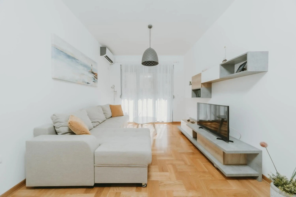 Spacious Modern New 48 m2 flat + free parking