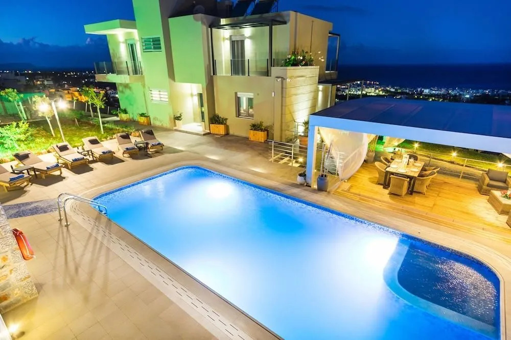 Villa Constandinos - Private Pool - Sleeps 8