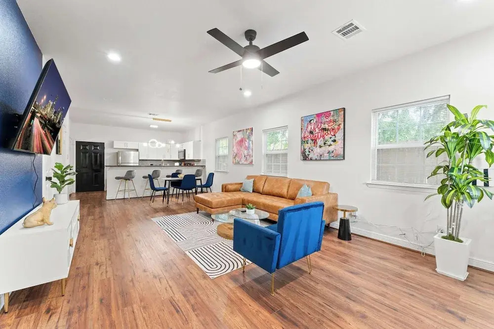 NRG Medcenter 2BD 2 5BA w Fencedyard King Bed