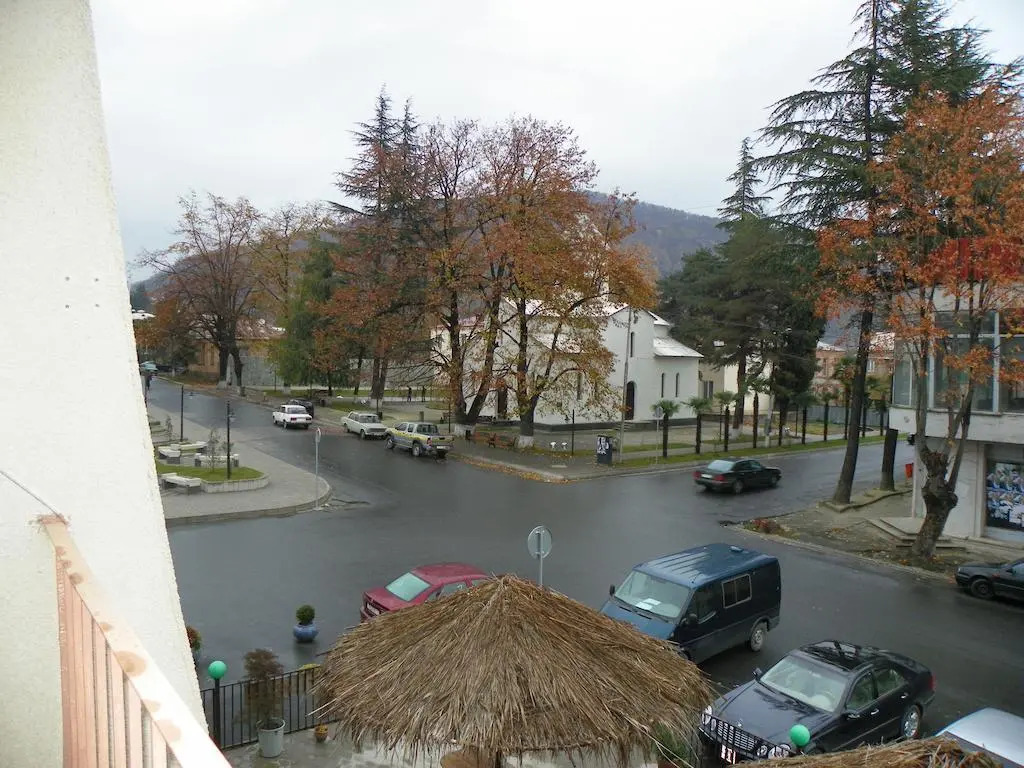 Отель Hereti