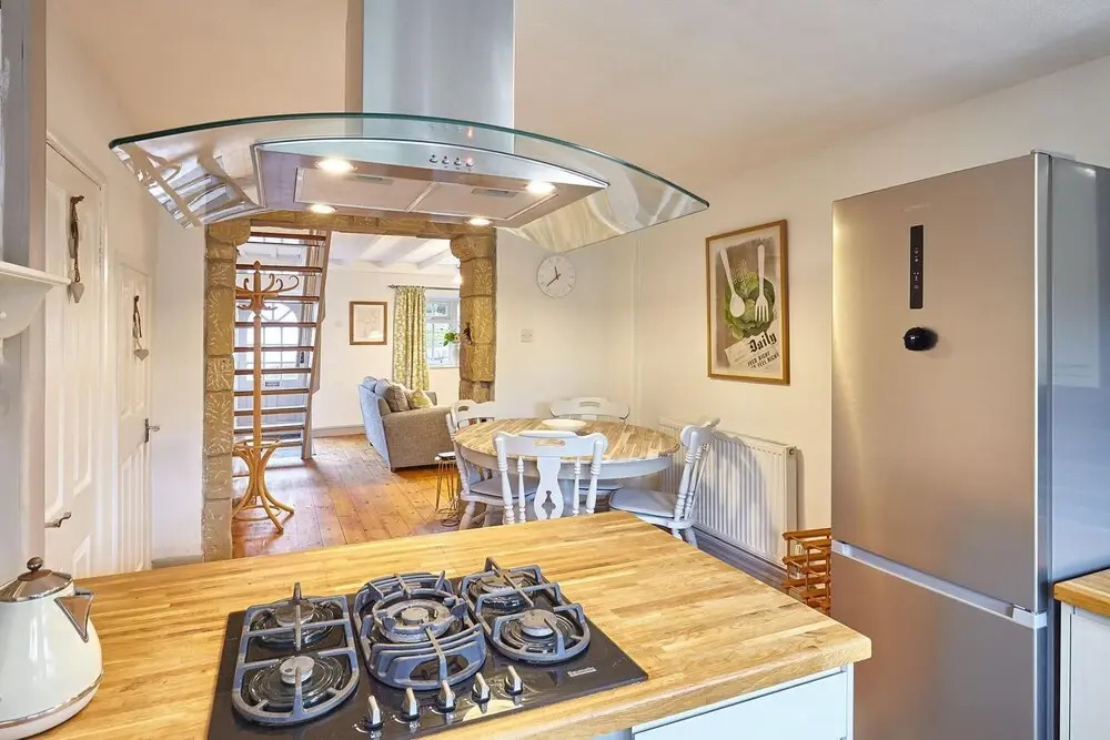 Host & Stay - Green Willow