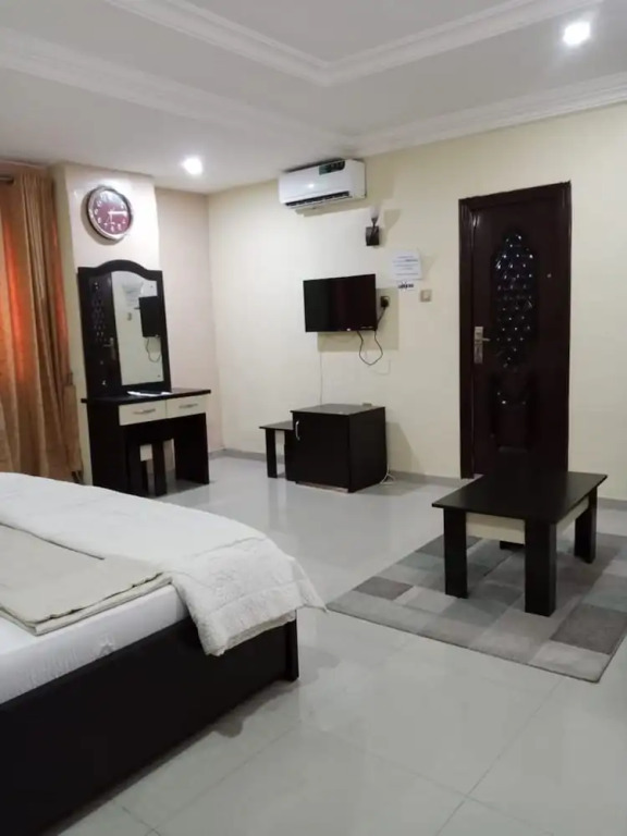 Gyeuti Citi Hotel and Suites