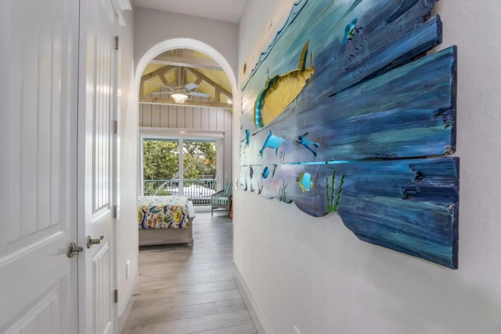 Snook Lookout - 211 Oak Ave
