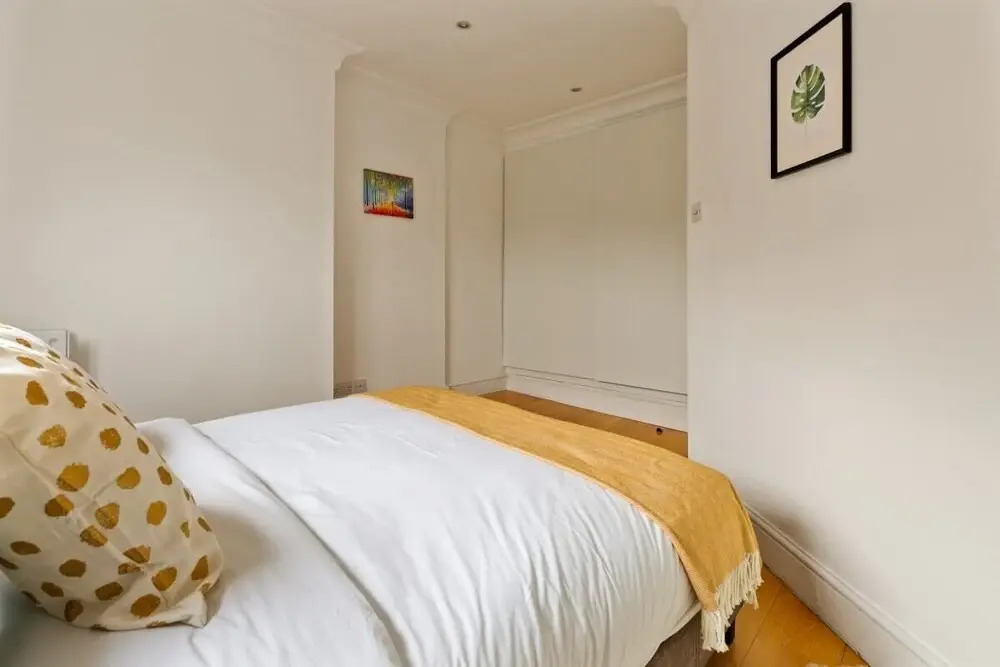 Cosy 4 Sleeper w Stunning Loft Room in Kensington, London