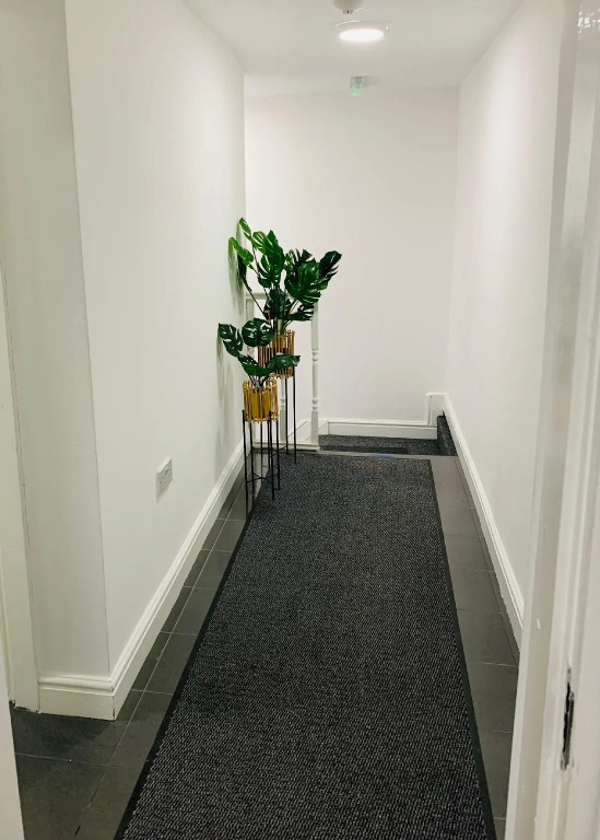Modern & Cosy 2-Bed Apartment Near NEC, Airport & JLR