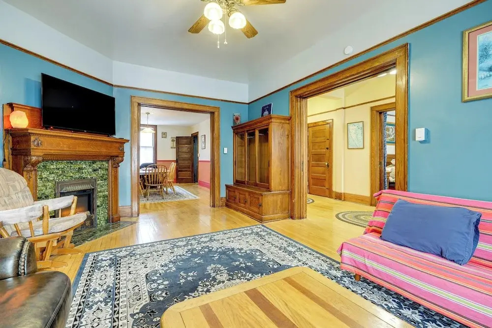 Steps to Dtwn Sault Ste Marie: Historic Home!
