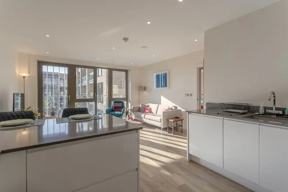 2 Bedroom Balcony Flat in Bermondsey