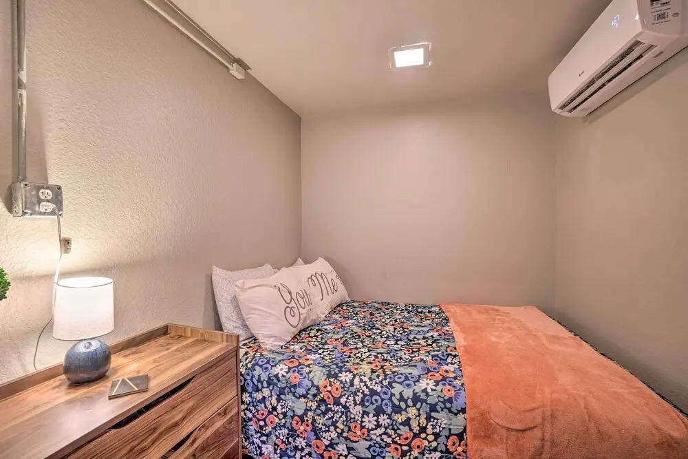 Luxe Route 66 Getaway w/ A/C in Downtown Williams!