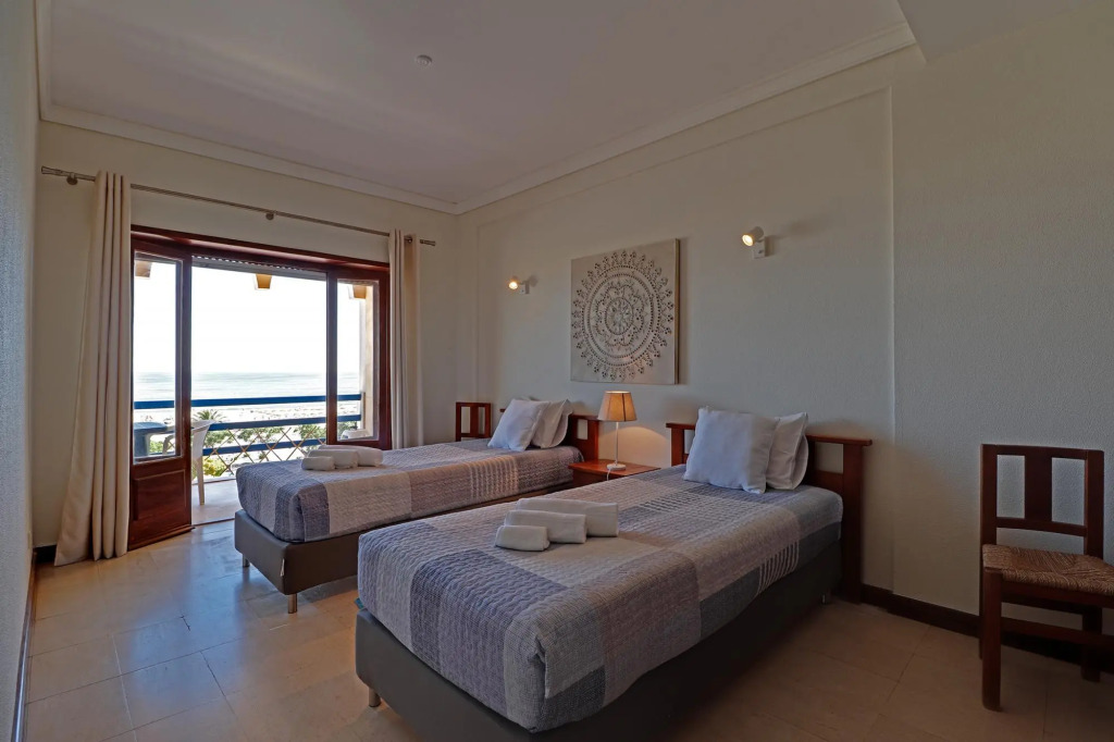 Monte Gordo Beachview 2 by Homing