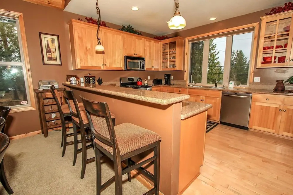 Snow Summit Chalet 1086 by RedAwning