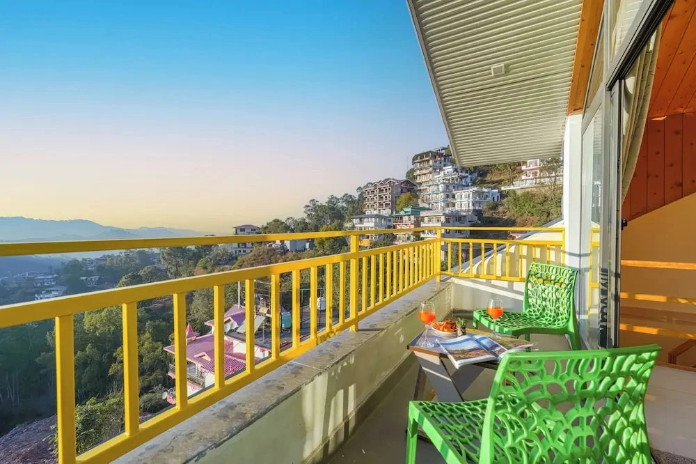 Hillshades Retreat 6-BHK Apartment by Alaya Stays with Sit-out Area, Restro, Game Zone, Panormic Hill Views