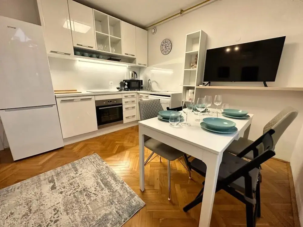 Charming City Loft Apartment With Free Parking