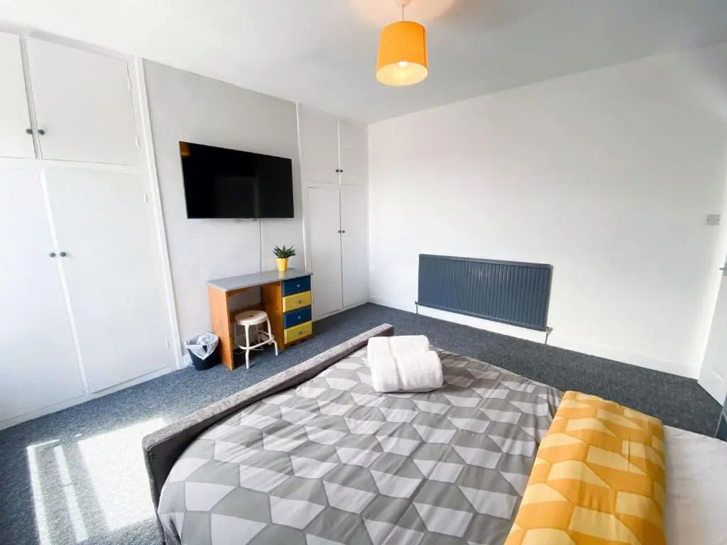 PolkaDot Winter Gardens - Large Modern Apartments in Blackpool by PolkaStays
