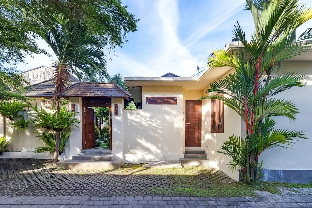 Villa Camilla 2 by Villa Finder