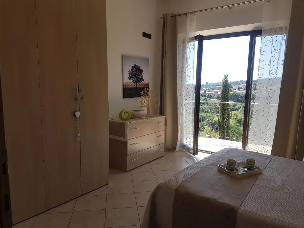 GLI ALBERI apartment with view